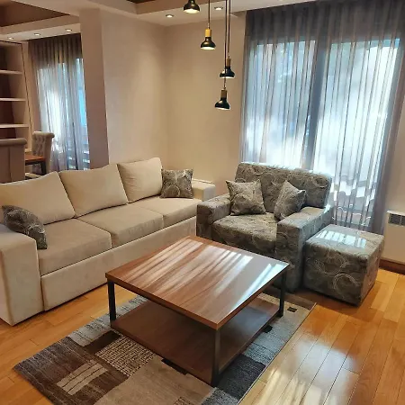 Velika Recepcija 38 Apartment